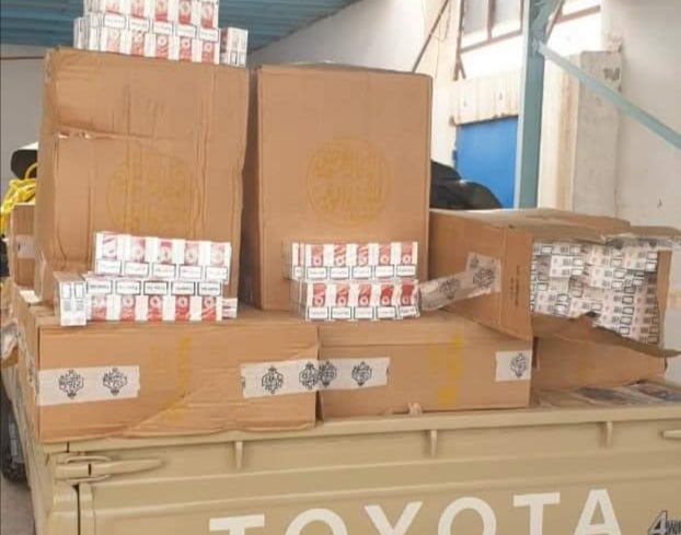 قادمة باتجاه بن قردان ..الديوانة بتطاوين تحبط تهريب 10 علبة سجائر مقلدة و300 كلغ معسل  